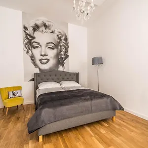 https://apartament-marilyn-w-kamienicy-wicherkiewiczw.poznan-hotels.com