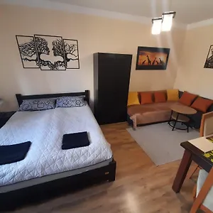 https://apartament-61-868.poznan-hotels.com