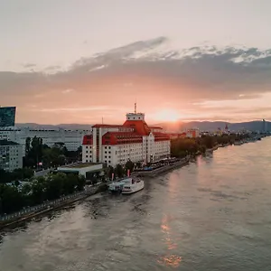Hilton Waterfront Vienna