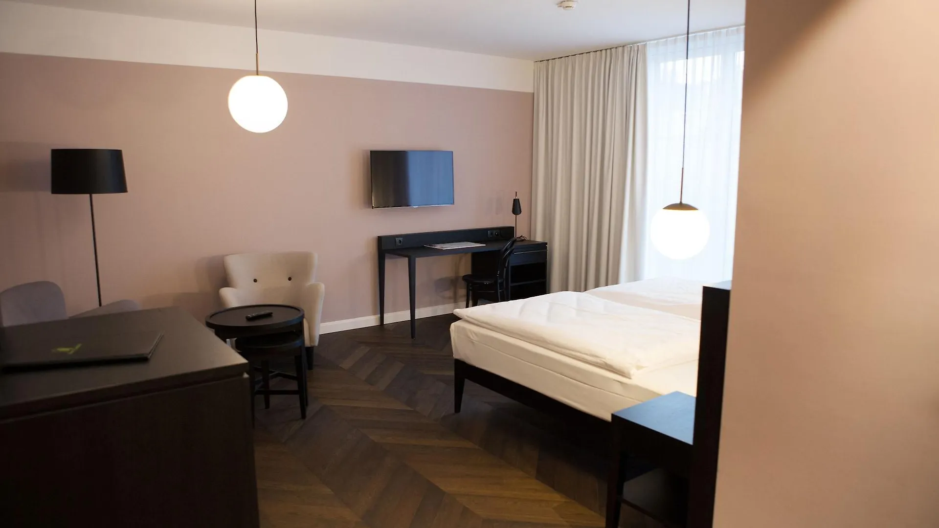 Hotel Caroline Vienna 3*,